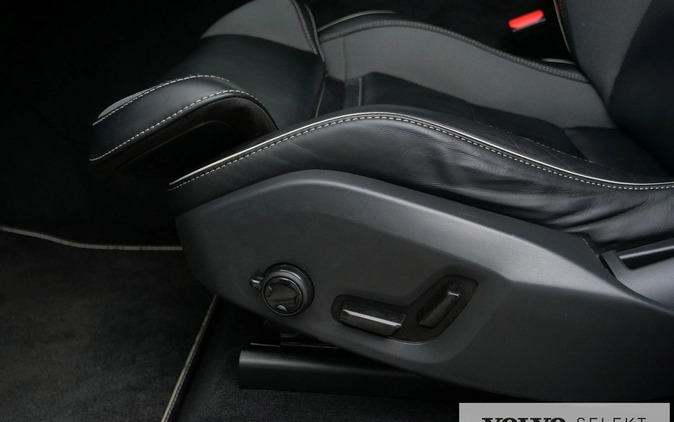 Volvo XC 60 cena 139900 przebieg: 131700, rok produkcji 2019 z Bartoszyce małe 704